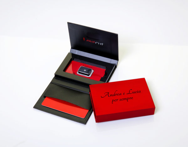 Lovecut confezione regalo rossonera con dedica diamante a cuore - Foto prodotto